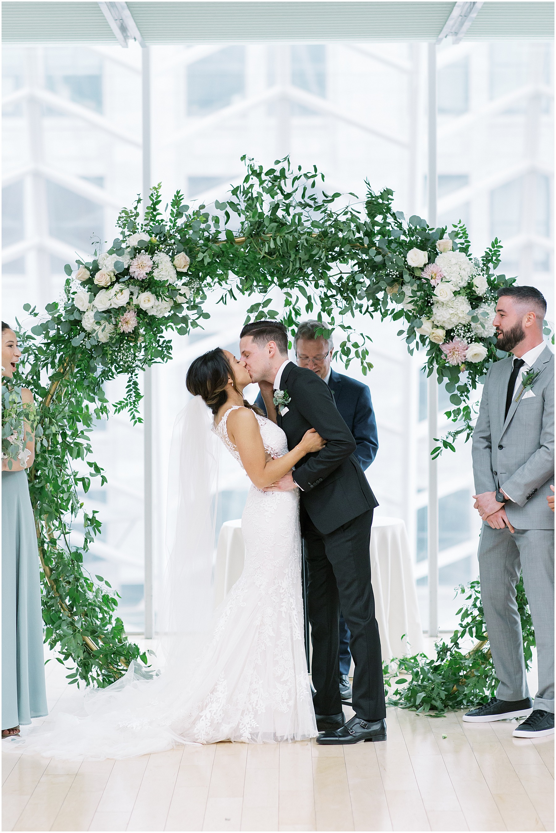 Terésa + Eric // Kimmel Center Philadelphia Wedding - tracyrinehart.com